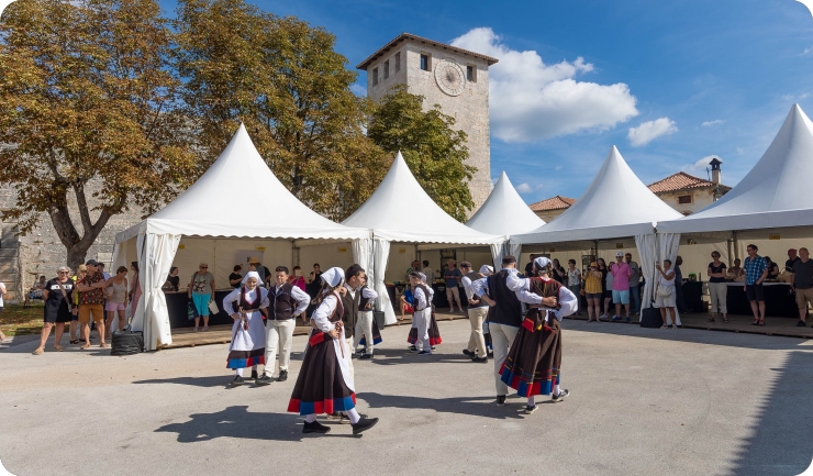 Fužijada, 12. Festival sira, Art Forum s Robertom Paulettom i još mnogo toga-147454
