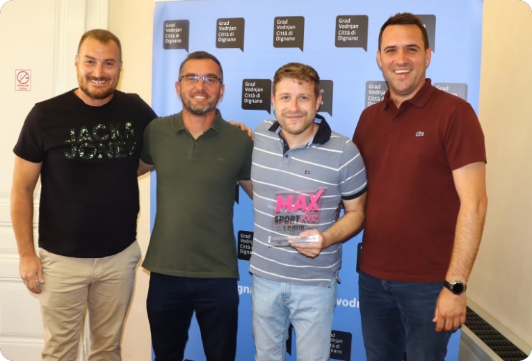 Gradonačelnik Vodnjana primio prvake nogometnog MAXSport kviza, ekipu “Pere” iz Vodnjana-161264