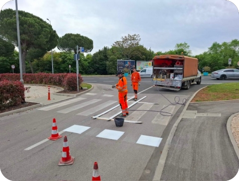 Grad Rovinj obnavlja prometne oznake za sigurnije kretanje građana i posjetitelja-160109