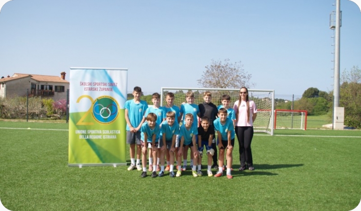 Nogometno zlato učenicima Osnovne škole Vidikovac iz Pule-160005