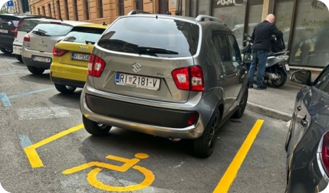 Prefarbali parkirno mjesto dok je auto bio parkiran, pa joj napisali kaznu-160648