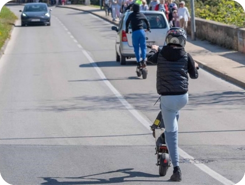 Maloljetnik ozlijeđen u sudaru s automobilom u Puli-156300