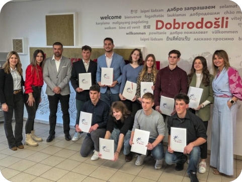 Program „Je li plava boja vaše latice?“ dodijelio nove stipendije učenicima i studentima u Pićnu - VIDEO-157390