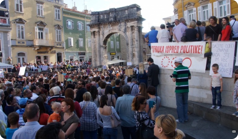 Zaključci masovnih prosvjeda podrške obrazovanju:-68668