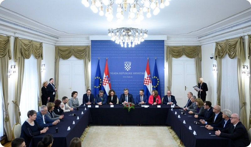 Potpisivanjem kolektivnih ugovora zaokružen proces velike reforme plaća u Hrvatskoj-143271