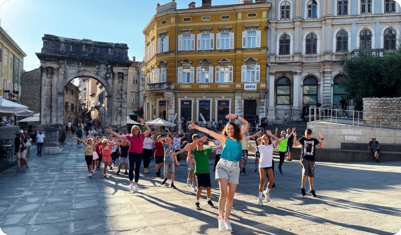 Nastup velikog broga plesnih skupina na rujanskoj manifestaciji “Pula pleše”-139366