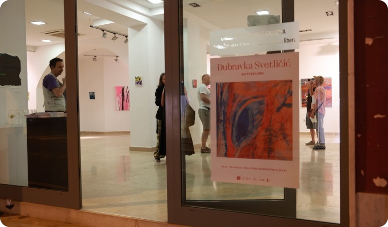 Dubravka Svetličić predstavlja se stalnom izložbom slika “Gutfeeling” u galeriji HDLU-a Istre u Puli-154794