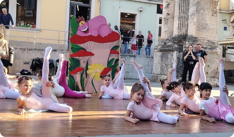 Plesna večer na Portarati: Sense & dance oduševio publiku svih generacija-160275