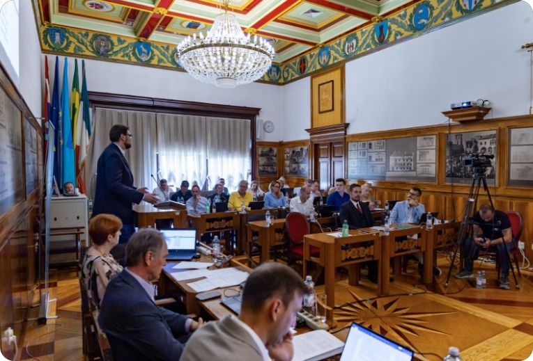 Rebalans pulskog proračuna: Odgođeno groblje, Riva tek nakon nove analize, pomoćnicima bez veće satnice-162490