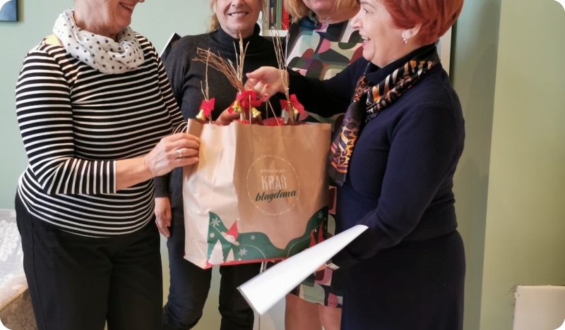 Djeca u Sigurnoj kući Istra dobila darove Sv. Nikole-141494