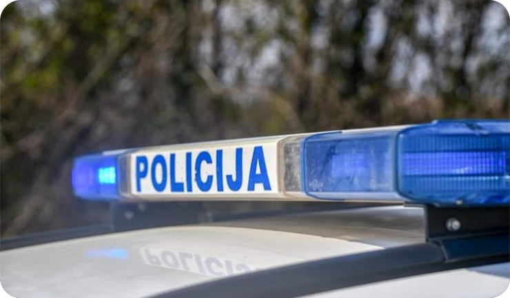 Motociklom udario u rubnjak pa u zid, teško ozlijeđen maloljetni vozač-160892