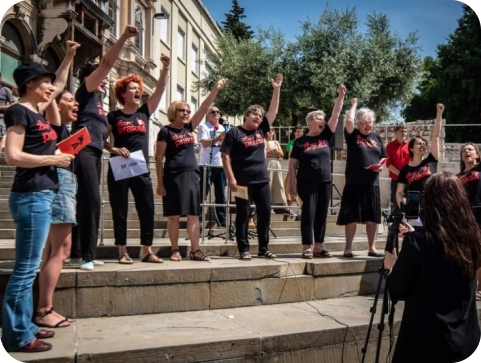 Premjera filma ‘Krugovi na vodi’ i koncert švedskog antifa orkestra Motståndets Musik i zbora Praksa-126440