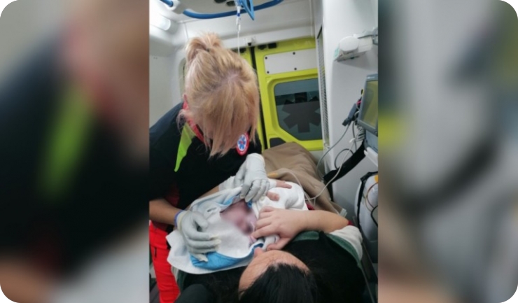 Novorođenče stiglo na svijet u vozilu pazinske hitne pomoći-156603