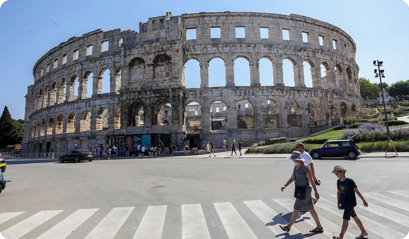 Turistički vodiči revoltirani zatvaranjem Arene u špici sezone-137305