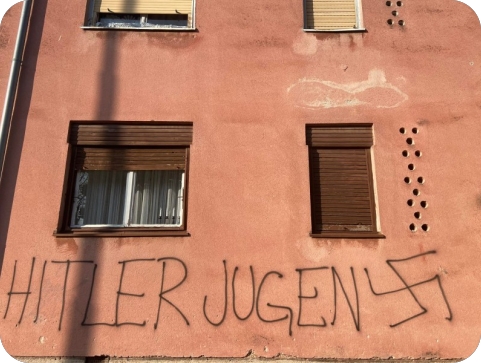 Na Kaštanjeru u Puli neprimjereni grafiti i svastika-123537