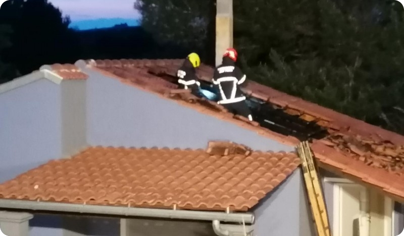 Uzrok požar krovišta kuće u Medulinu je pregrijavanje vodiča elektroinstalacija-126583