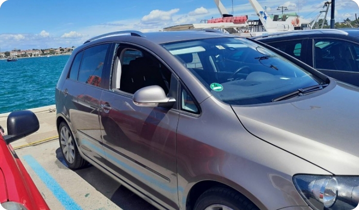 U Umagu dijete od 7 mjeseci roditelji ostavili u autu zaključano 45 minuta-127555