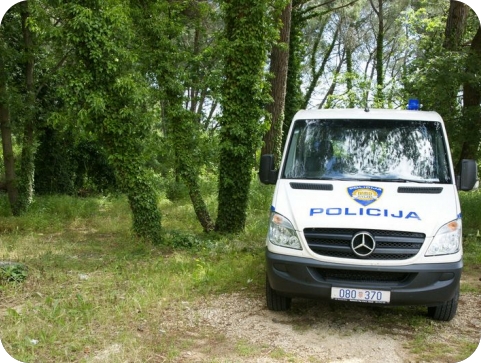 Pronašao ljudske kosti u šumi kod Pinezića-63296
