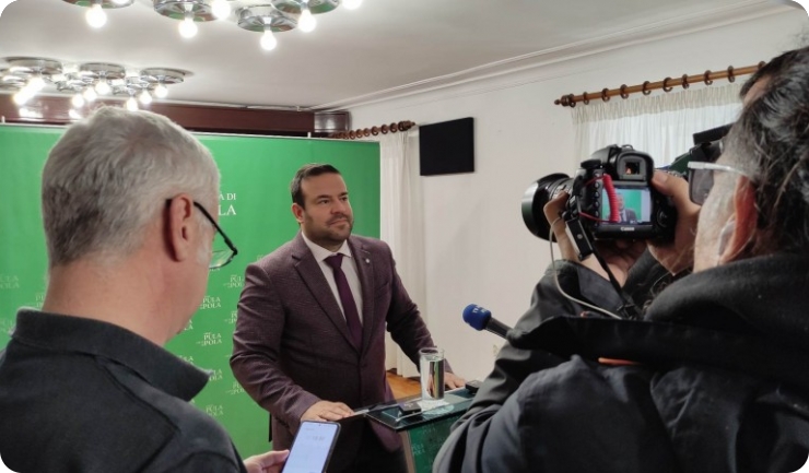 Smjene u Gradu Puli: Zoričić smijenio Damira Prhata, postavio Anju Ademi VIDEO-133850