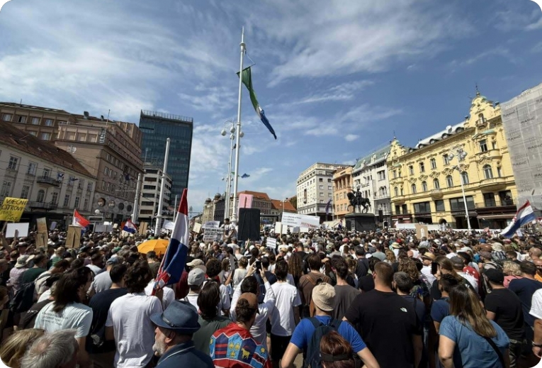 Deseci tisuća u Zagrebu za Liku: podršku dali Zelena Istra i Čist zrak, duga ljubav-163292