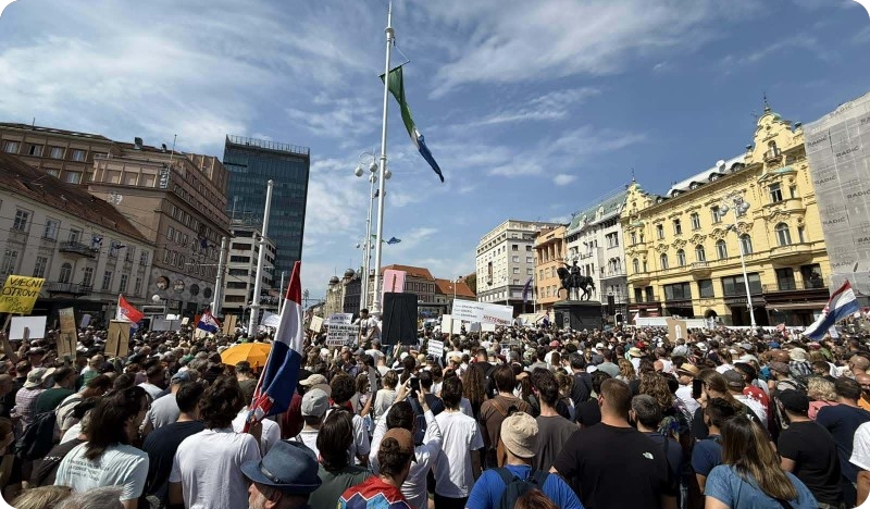 Deseci tisuća u Zagrebu za Liku: podršku dali Zelena Istra i Čist zrak, duga ljubav-163292
