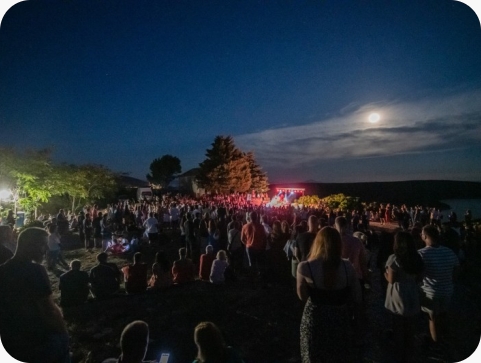 Predivna večer kod crkvice sv. Agnija u Raklju uz Oliverove stihove-138464