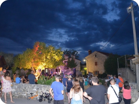 Koncert i projekcija filma ovog vikenda u korti Grubić u Raklju-138729