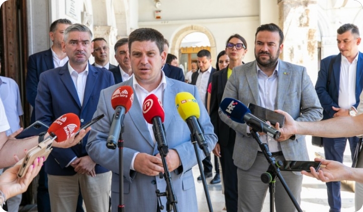 Potpredsjednik Vlade podržao projekte sanacije lukobrana i rekonstrukcije pulske Rive-137920