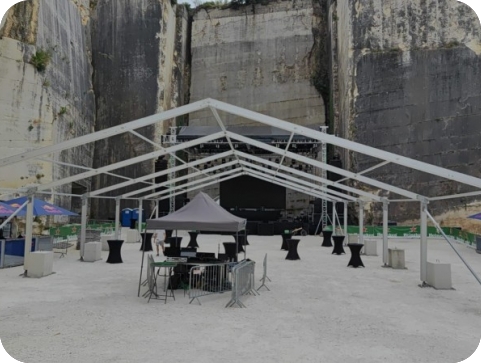 Sutra koncert u Cave Romane: The Sisters of Mercy i The Godfathers unatoč mogućoj kiši!-154139