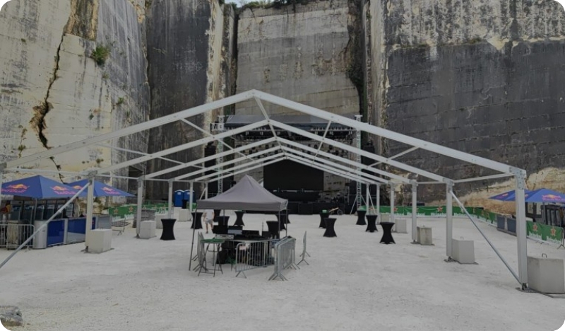 Sutra koncert u Cave Romane: The Sisters of Mercy i The Godfathers unatoč mogućoj kiši!-154139
