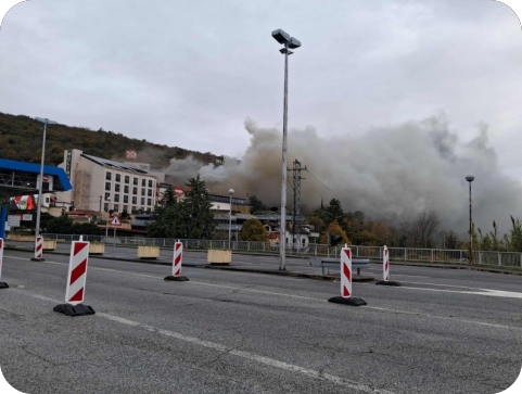 Veliki požar u Istri u Casinu Mulino kod Sečovlja, na terenu i hrvatski i slovenski vatrogasci-156677