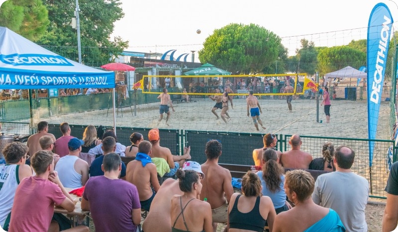 Održan četvrti odbojkaški turnir mješovitih trojki u Fažani-146857