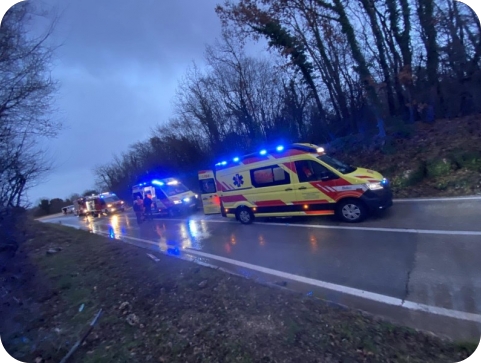 Sedam osoba ozlijeđeno u teškoj prometnoj nesreći kod Poreča-161845