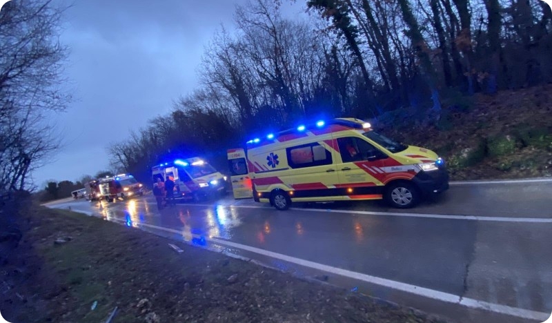Sedam osoba ozlijeđeno u teškoj prometnoj nesreći kod Poreča-161845