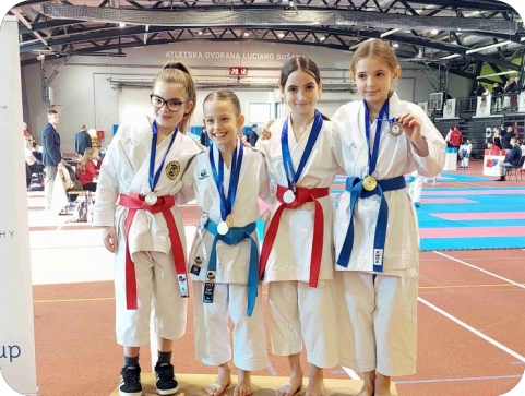 Karate klub Finida osvojio 13 medalja na međunarodnom “Adriatic Cupu 2025” u Rijeci-157420