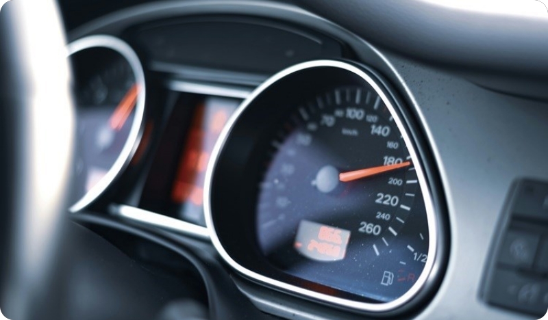 Divljao po cesti preko 220 km/h pa onda još i objavio snimku na društvenoj mreži-164166