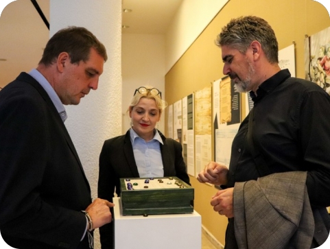 Jesu li stari Rimljani imali svoj ‘’Čovječe, ne ljuti se’‘? Odgovor čeka u Galeriji C8 (FOTO)-164102