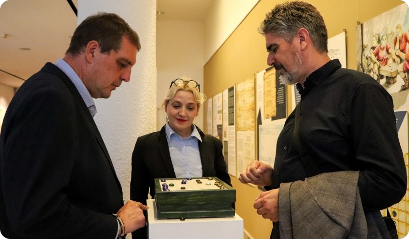 Jesu li stari Rimljani imali svoj ‘’Čovječe, ne ljuti se’‘? Odgovor čeka u Galeriji C8 (FOTO)-164102