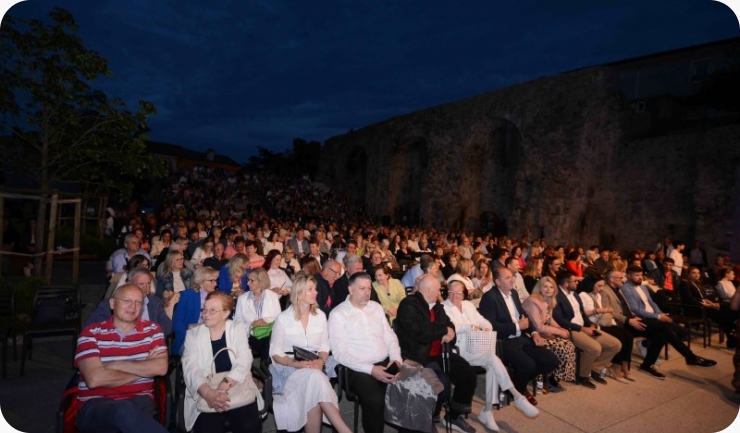Otvoren Festival Melodije Istre i Kvarnera, a danas stiže u Pulu!-161182