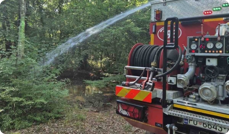 Pulski vatrogasci tijekom toplinskog vala osigurali vodu za divlje životinje-162557