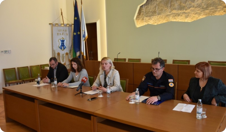 Pazin solidarno s Ukrajinom-126177