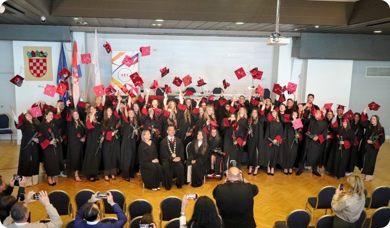 Dekan Peruško poručio diplomantima: ‘‘Ne pristajte na prosječnost i ne odustajte od svog potencijala’’ (FOTO)-159675