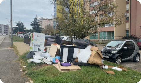 Mjesec dana glomazni otpad stoji u Divkovićevoj ulici-156042