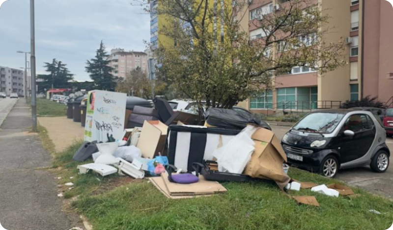 Mjesec dana glomazni otpad stoji u Divkovićevoj ulici-156042