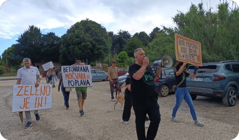 Građani i aktivisti šetali za Pragrande: “Zeleno srce Pule ne smije nestati pod asfaltom” - VIDEO-161168
