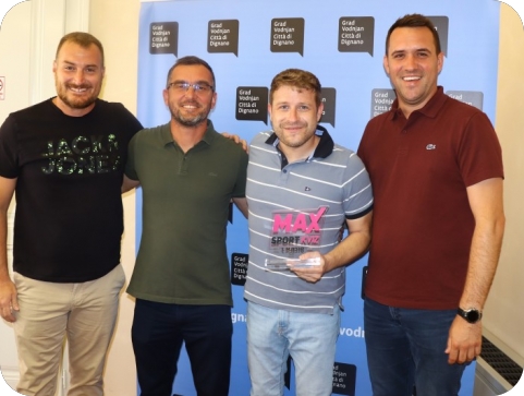 Gradonačelnik Vodnjana primio prvake nogometnog MAXSport kviza, ekipu “Pere” iz Vodnjana-161264