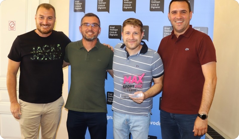 Gradonačelnik Vodnjana primio prvake nogometnog MAXSport kviza, ekipu “Pere” iz Vodnjana-161264