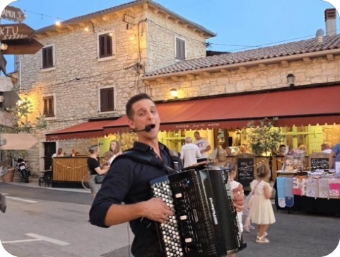 U utorak u Krnici glazba, domaći proizvodi i Endi Miletić na harmonici-162701