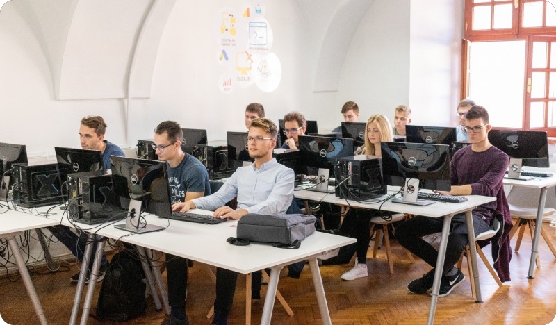 Fakultet organizacije i informatike kroz ‘Tjedan karijera’ povezuje studente s poslodavcima-101185
