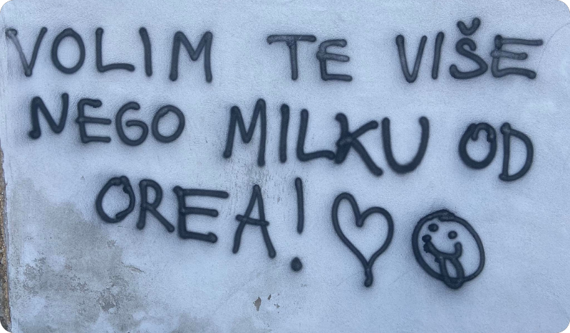 U Puli osvanuo šaljivi ljubavni grafit-123791